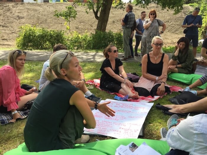 Yoko peab haridust üheks olulisemaks Eesti edu ja heaolu alustalaks. Paide Arvamusfestivali haridusarutelu vedamas.